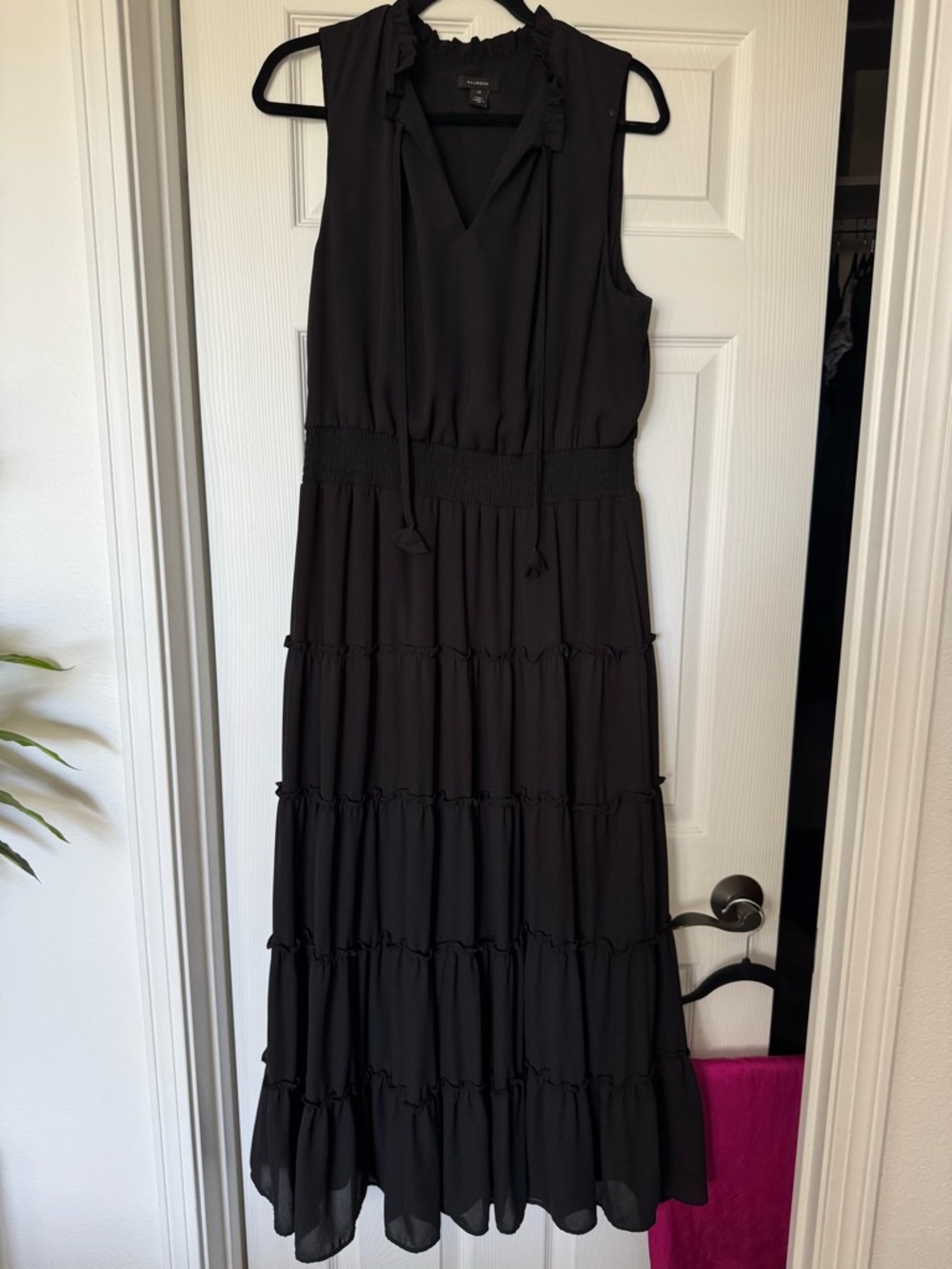 Halogen Black Sleeveless Tiered Maxi Dress